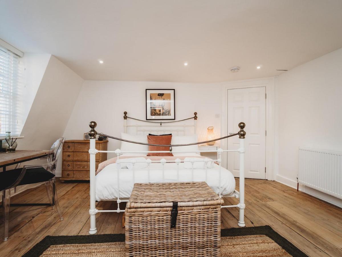 Appartamento Pass The Keys Stylish 2 Bed Eco Flat In The Heart Of Bath Esterno foto