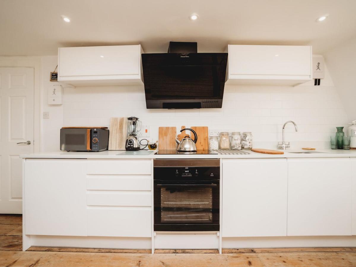 Appartamento Pass The Keys Stylish 2 Bed Eco Flat In The Heart Of Bath Esterno foto