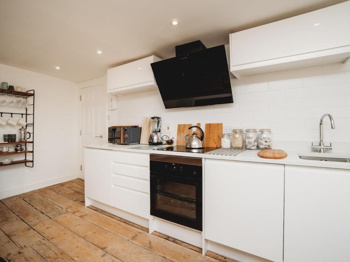 Appartamento Pass The Keys Stylish 2 Bed Eco Flat In The Heart Of Bath Esterno foto