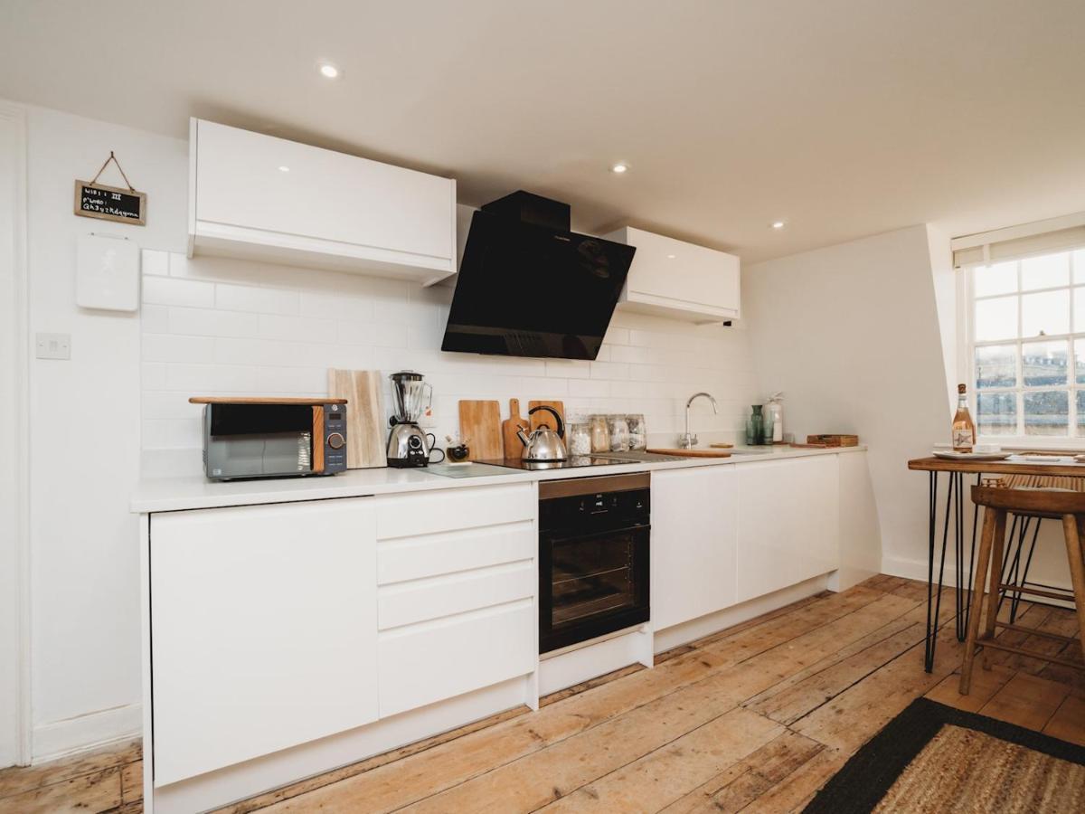 Appartamento Pass The Keys Stylish 2 Bed Eco Flat In The Heart Of Bath Esterno foto