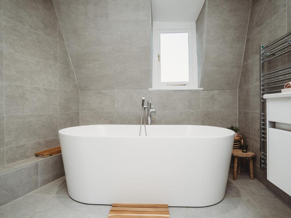 Appartamento Pass The Keys Stylish 2 Bed Eco Flat In The Heart Of Bath Esterno foto