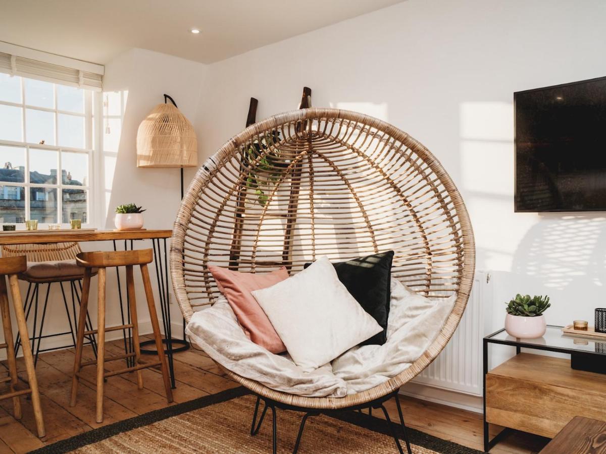 Appartamento Pass The Keys Stylish 2 Bed Eco Flat In The Heart Of Bath Esterno foto