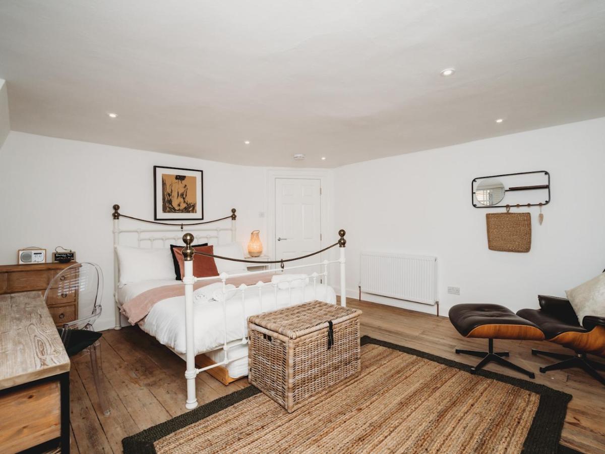Appartamento Pass The Keys Stylish 2 Bed Eco Flat In The Heart Of Bath Esterno foto