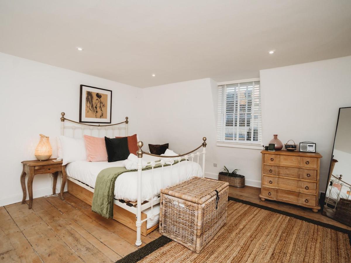 Appartamento Pass The Keys Stylish 2 Bed Eco Flat In The Heart Of Bath Esterno foto