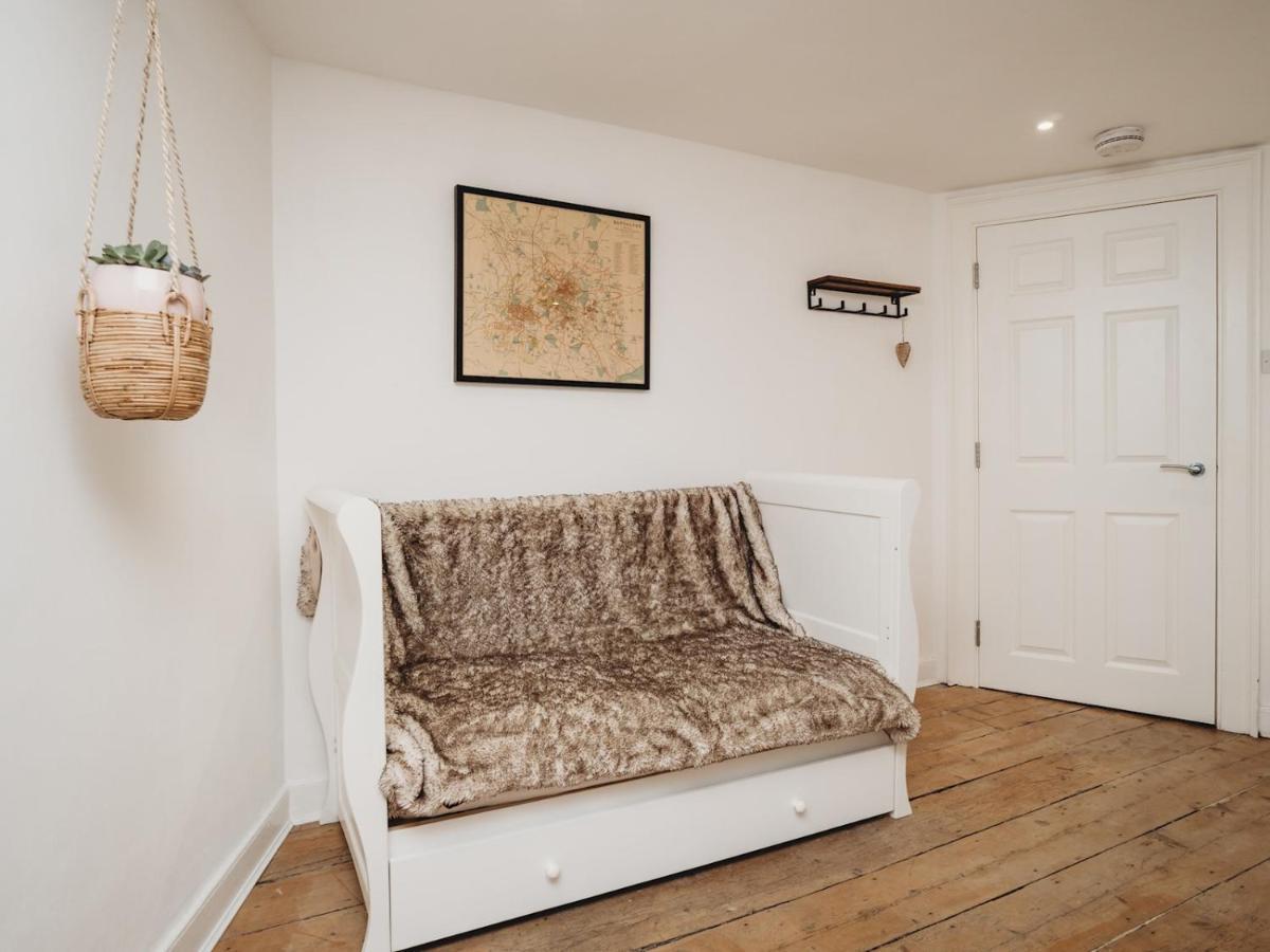Appartamento Pass The Keys Stylish 2 Bed Eco Flat In The Heart Of Bath Esterno foto